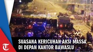 Suasana Kericuhan di Depan Kantor Bawaslu, Asap Hitam di Mana-mana