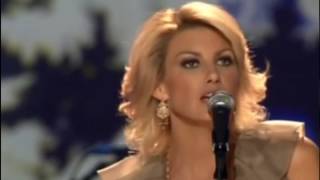 Watch Faith Hill What Child Is This video