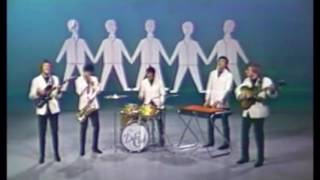 Watch Dave Clark Five Catch Us If You Can video