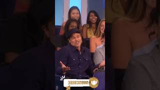 Brad Pitt Distracts Ellen Degeneres Sitteng In The Audience