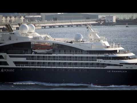 Cruise Ship LE CHAMPLAIN departs A Coruna