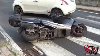 Pont Canavese - Scontro auto moto in Via Roma