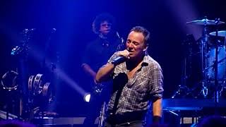 Watch Bruce Springsteen Back In Your Arms video