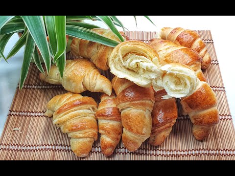 Cách làm bánh sừng trâu trứng muối