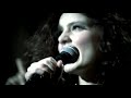Nil Karaibrahimgil - Seviyorum Sevmiyorum klip izle