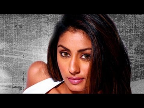 Mahek Chahal Kiss Mahek Chahal Kiss