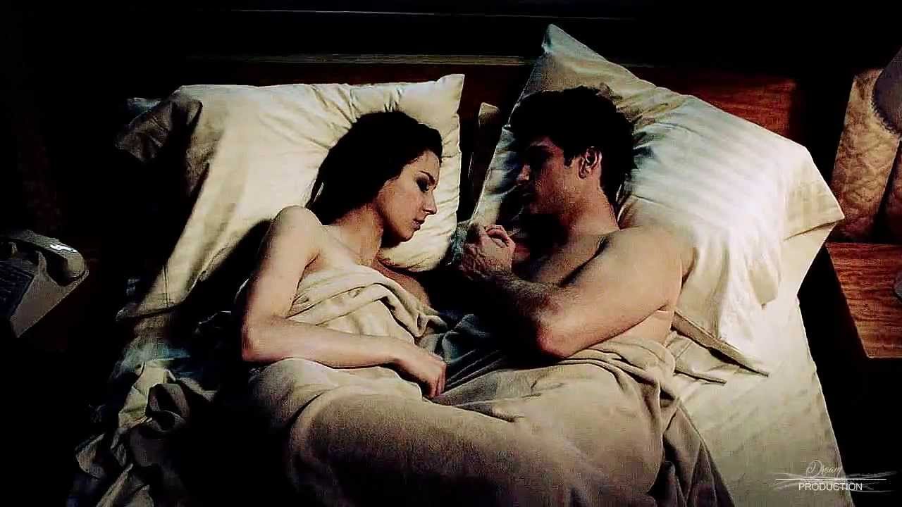 Жесткий латинский секс на кровати