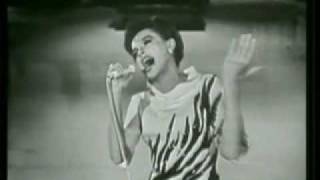 Watch Judy Garland Youll Never Walk Alone video