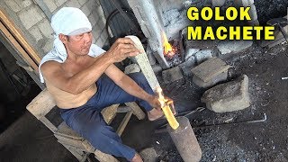 How Blacksmiths make Golok Machetes in Indonesia
