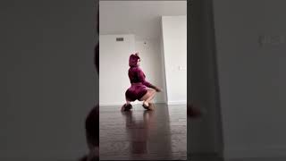 New Jania Meshell Twerking Into A Split