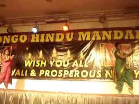 Anuja & Kartiki Lawani Jara Jau Dya Na ghari Ata Wajle...
