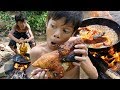 Survival in the rainforest - Cooking chicken recipe and eating delicious