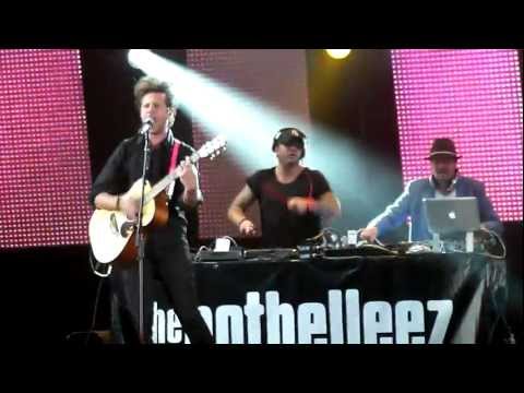 The Potbelleez - Don't Hold Back (Australia Celebrates Live 2012 @ Parliament House, Canberra)
