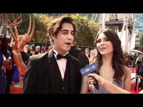 Victoria Justice Avan Jogia at the Creative Arts Emmy Awards 2011