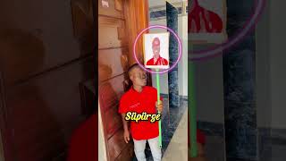 Kısa Boyuna Zekice Bir Çözüm Buldu