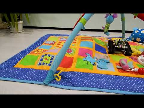Watching video Lepin Technic Series RC VS Huina toys 1586 snow