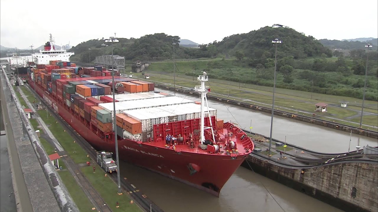 How Does the Panama Canal Work? - YouTube