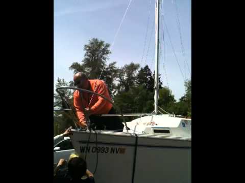 How To Lower A Sailboat Mast | How To Save Money And Do It Yourself!
