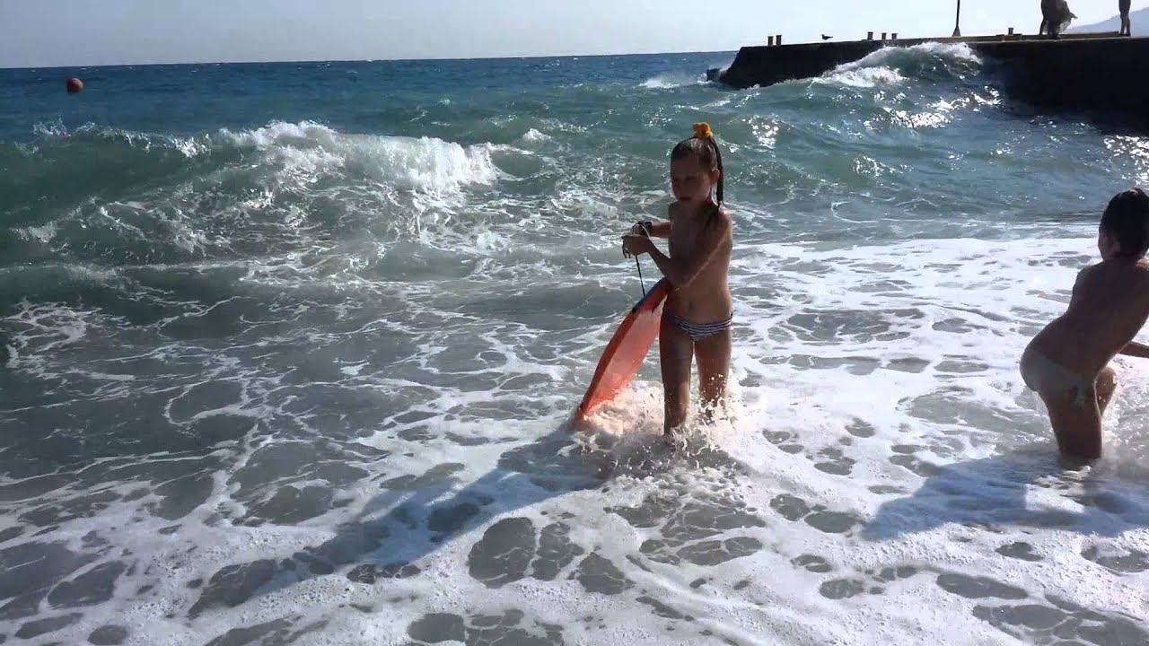 Фото девушек с пляжа ялты Фото девушек с пляжа ялты