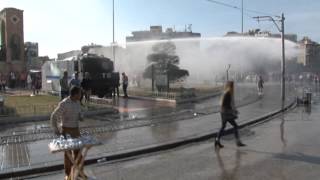 Taksim'de Göstericilere TOMA'lı Müdahale