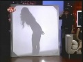 Asì Somos: Jessica Alonso desfila con unos jeans sexy