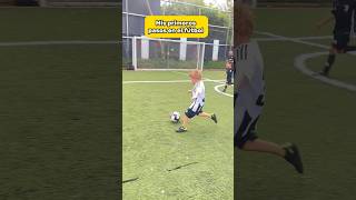 Niños De 4 Años Jugando Fútbol