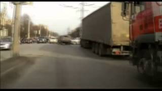 Видео ДТП на улице Штахановского в Ростове попало на видеорегистратор от Дон24, 8-й проспект, Нью-Йорк, Соединённые Штаты