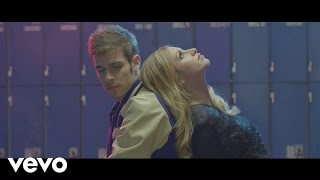 Watch Mutine Pose Tes Mains video