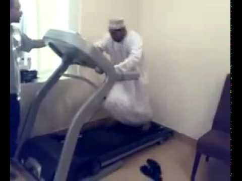 funny arab guy. Vidéos Arab Man on Treadmill.Very funny. Prise1.flv