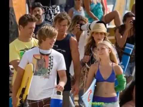 AnnaSophia Robb 16 sostiene un bikini Mientras contin A en la filmaci