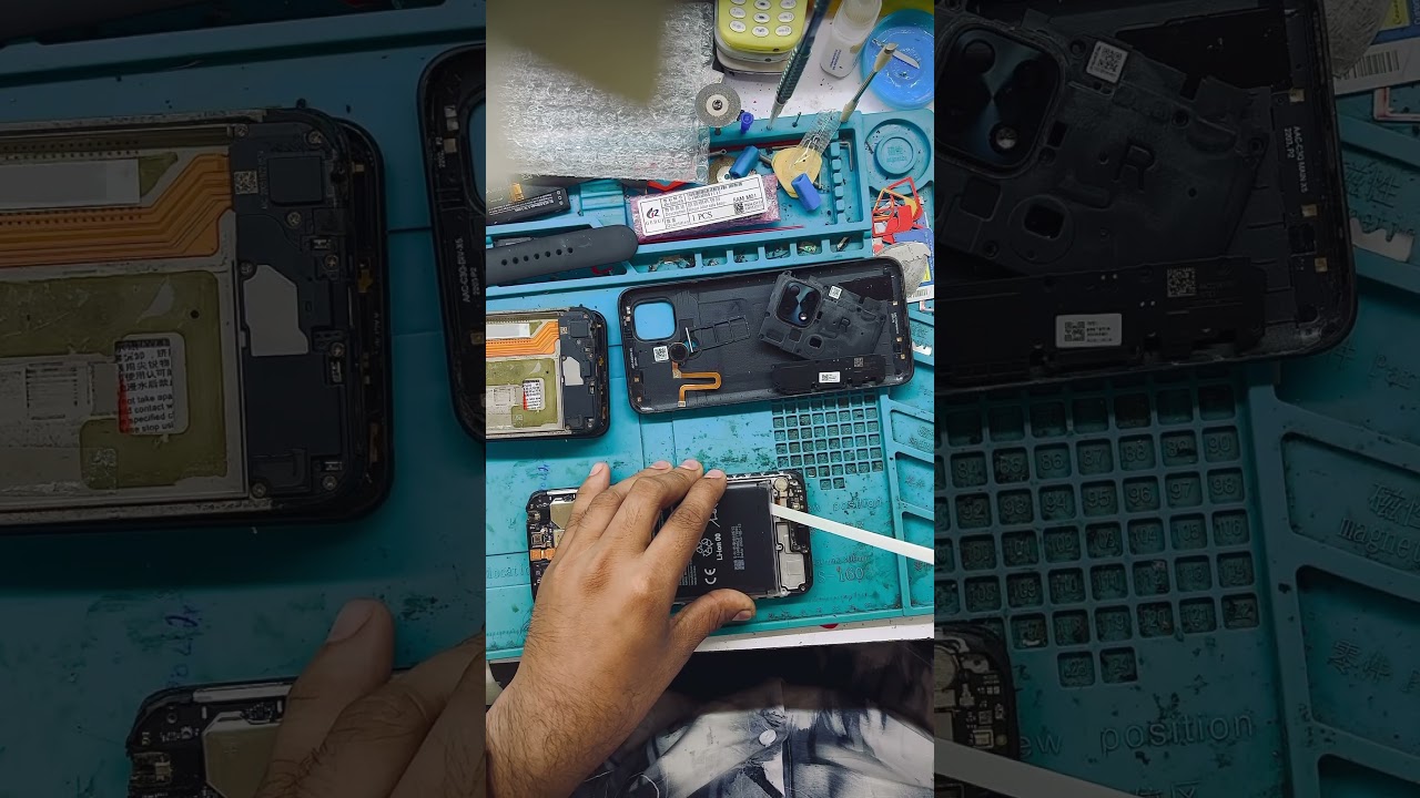 MOBILE PHONE BATTERY REMOVE EASY METHOD. MOBILE PHONE BATTERY REMOVE EASY METHOD.