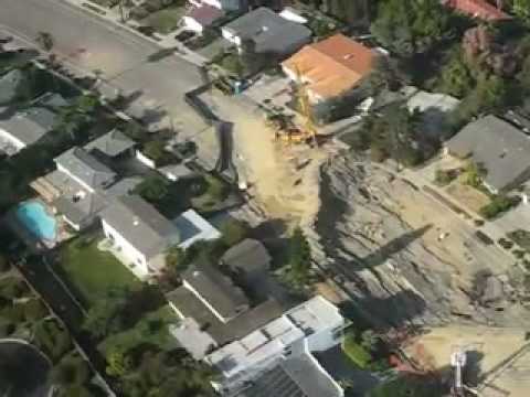 Sinkholes China on Giant Backyard Sinkhole Forces Central Fla  Family From Home  Other