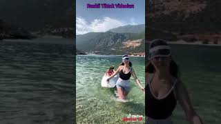 Duygu Aycan Yeni Videosuarkadaki Kız Nereye Bakıyo