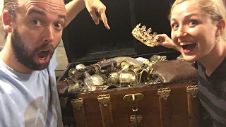 WHAT'S INSIDE OUR TREASURE CHEST! TREASURE HUNT Q&A LIVE! WHAT'S INSIDE OUR TREASURE CHEST! TREASURE HUNT Q&A LIVE!