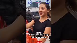 Selfi Lida Fans Putri Sahara Bagi Bagi Nasi Ke Pendemo