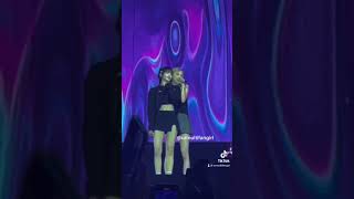 ChaeLisa cute moment❤️ #chaelisa #lisa #rose #blackpink #bornpink #blackpinkinyo