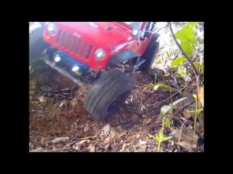 Rc jeep jk axial essai pneus 22 Pneus En 2 2 Mont Eacute S Sur Jantes Axial Noir Mat Ccedil A Passe Mieux Quen 1 9