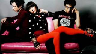 Watch Yeah Yeah Yeahs Cold Light video