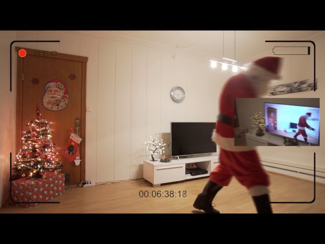 Father Shows Daughter Video Proof Of Santa’s Visit - Video