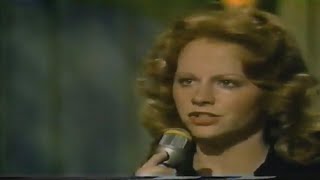 Watch Reba McEntire Why Cant He Be You video