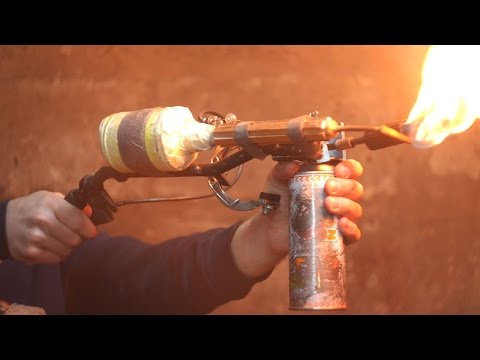 Как сделан самодельный огнемет Как сделан самодельный огнемет