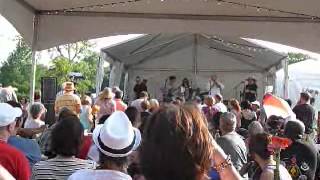 Watch Brave Combo That Old Feeling video