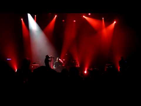 Eryn Non Dae - The Decline And The Fall (live au Bikini) - 18/02/2010