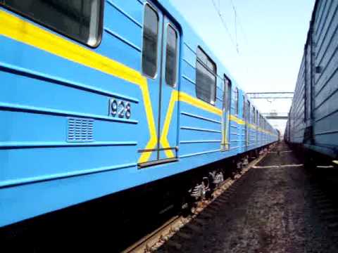 Вагоны 81-714.5м на станции Петровка(Киев)