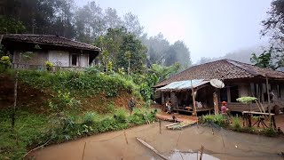 Hidup Di Desa, Pelipur Lapar Saat Menginap Di Rumah Tengah Hutan Terasa Kebersamaanya