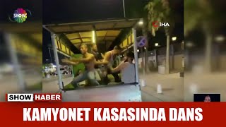 Kamyonet Kasasında Dans