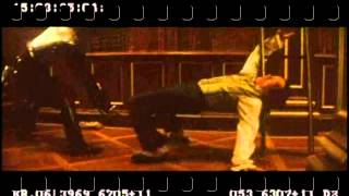 Jackie Chan Fight Scene 1 Shanghai Knights (english)