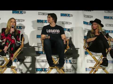 CAITY LOTZ, JES MACALLAN & BRANDON ROUTH - Legends Of Tomorrow - Fan Expo Vancouver 2018 - Panel