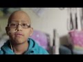 Niños con leucemia realizan un alentador videoclip
