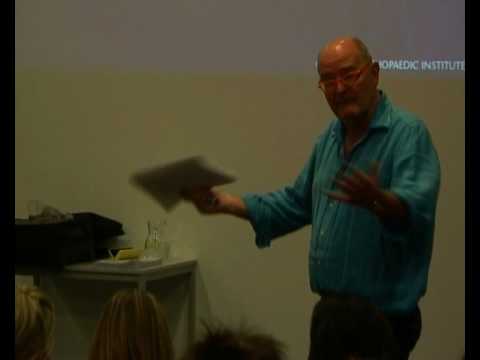 David Butler discusses therapeutic neuroscience education at an Explain Pain course